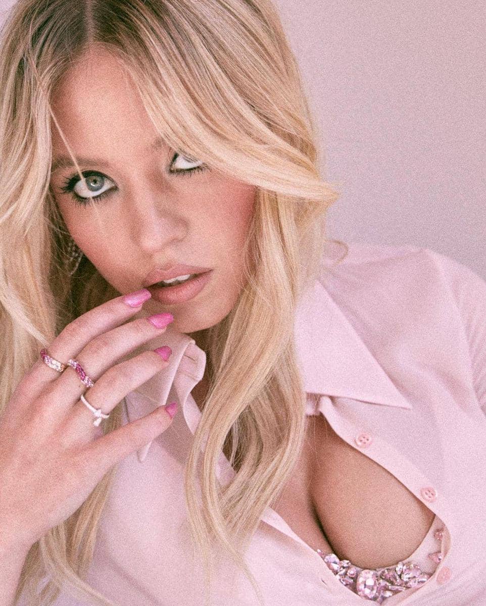 instagram.com/sydney_sweeney