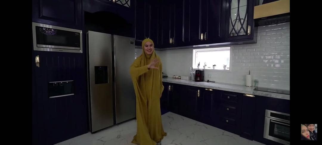 YouTube.com / Kartika Putri Official