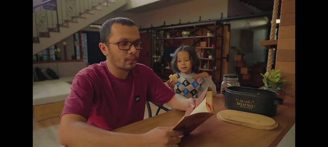 YouTube.com / Hanan Attaki