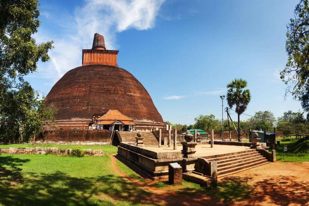 wildfrontierstravel.com