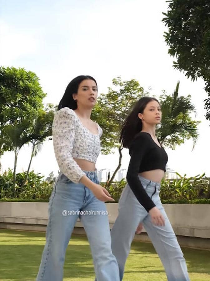 Instagram.com/sabrinachairunnisa_