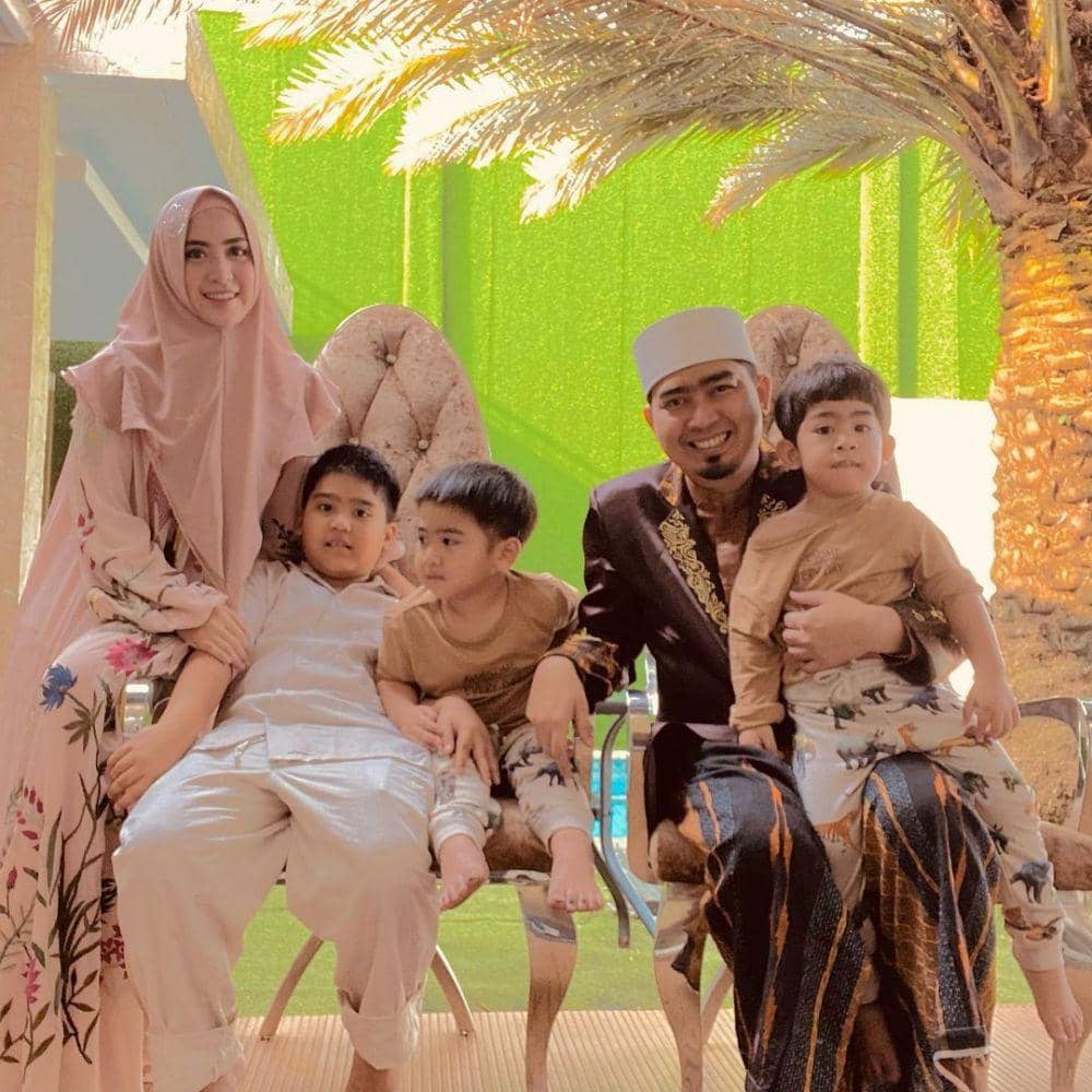 Instagram.com/apriljasmine85