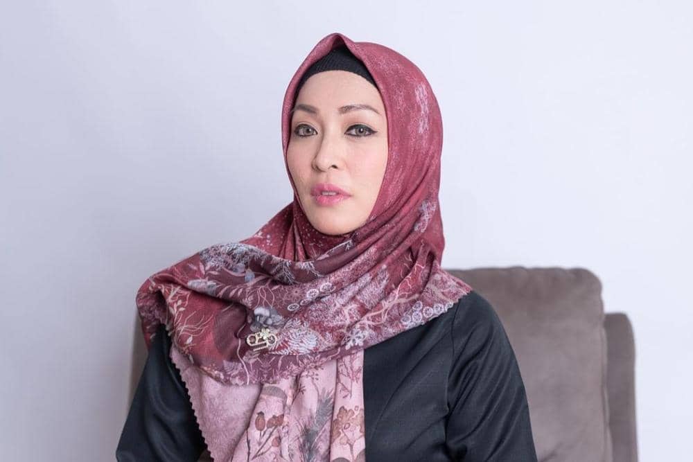 instagram.com/angelinasondakh09