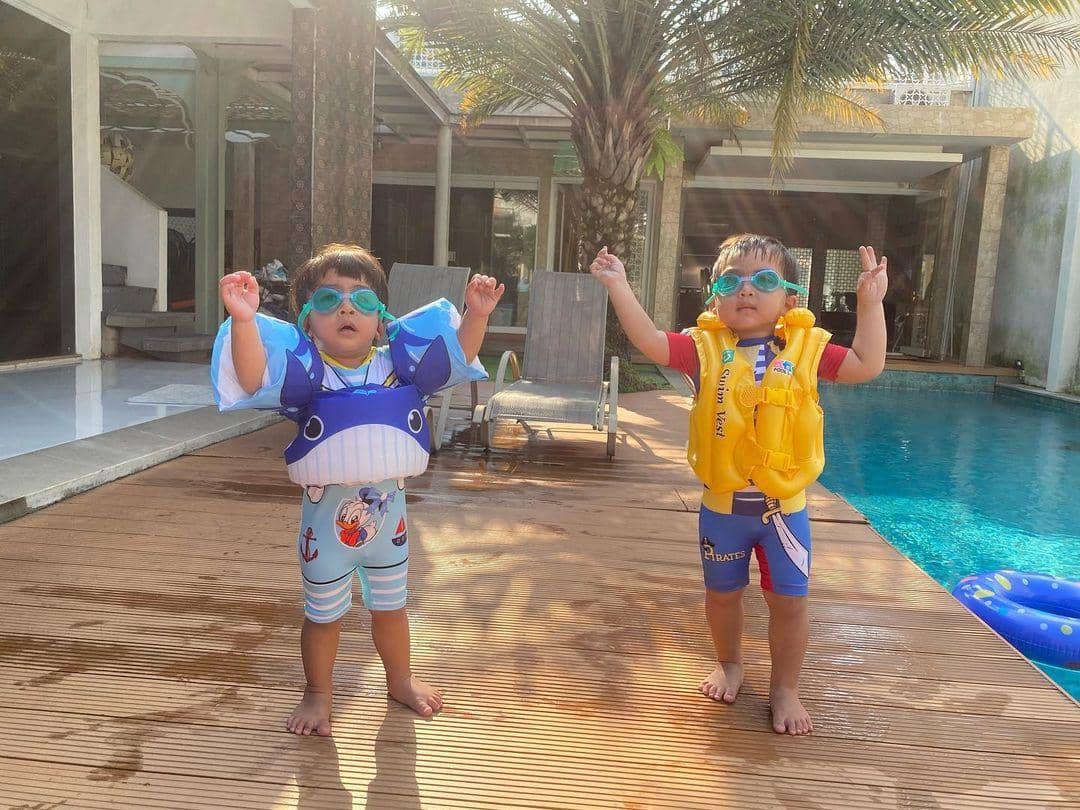 instagram.com/apriljasmine85