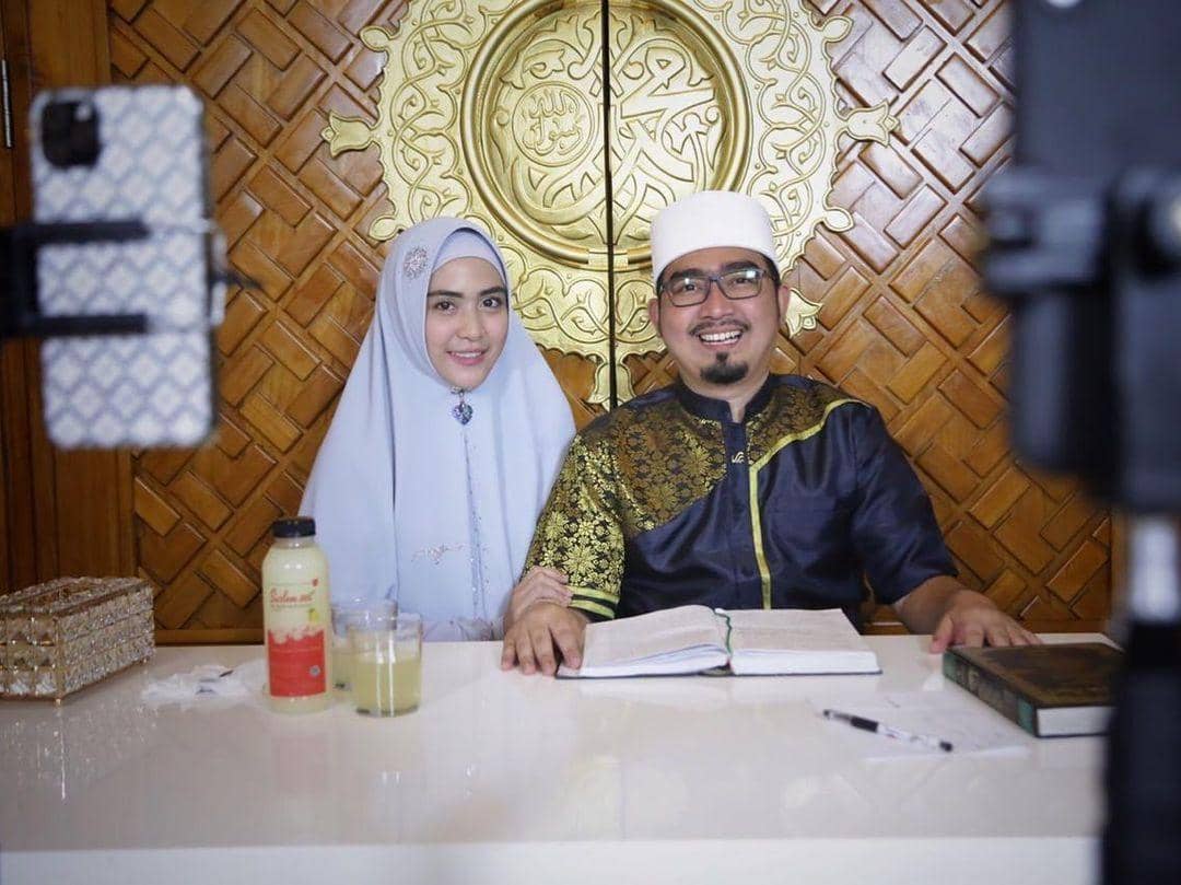 instagram.com/apriljasmine85