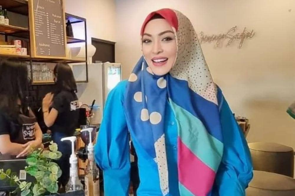 instagram.com/angelinasondakh09