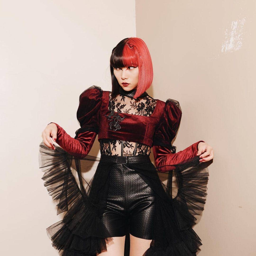 instagram.com/isyanasarasvati