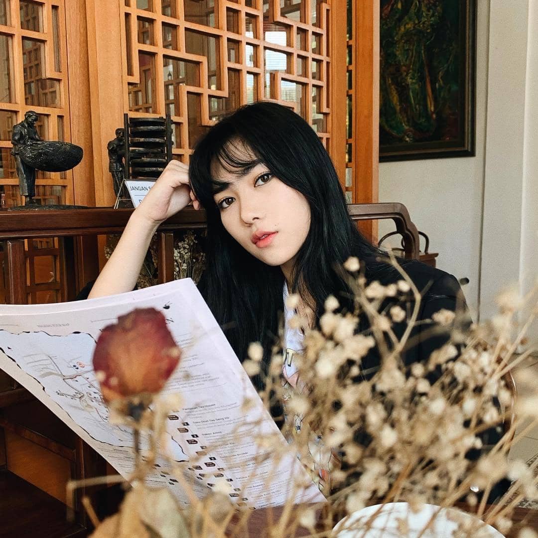instagram.com/isyanasarasvati