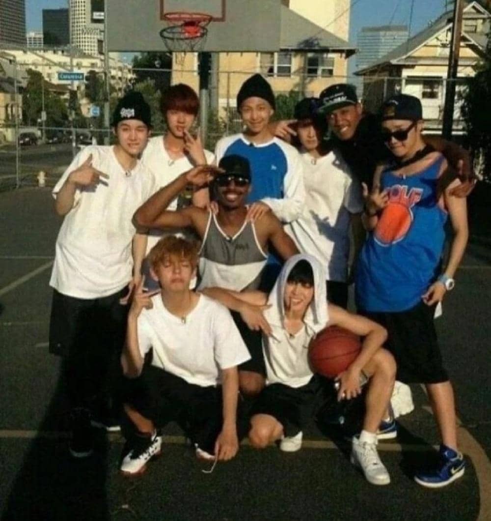 Twitter.com/ARMY_OT7_S