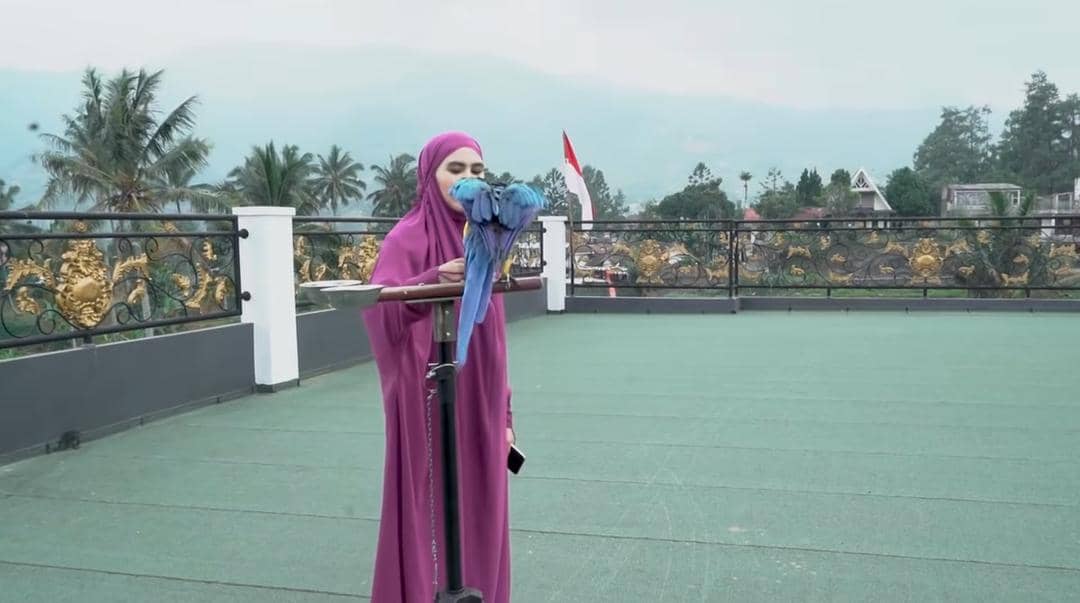 youtube.com/Kartika Putri Official