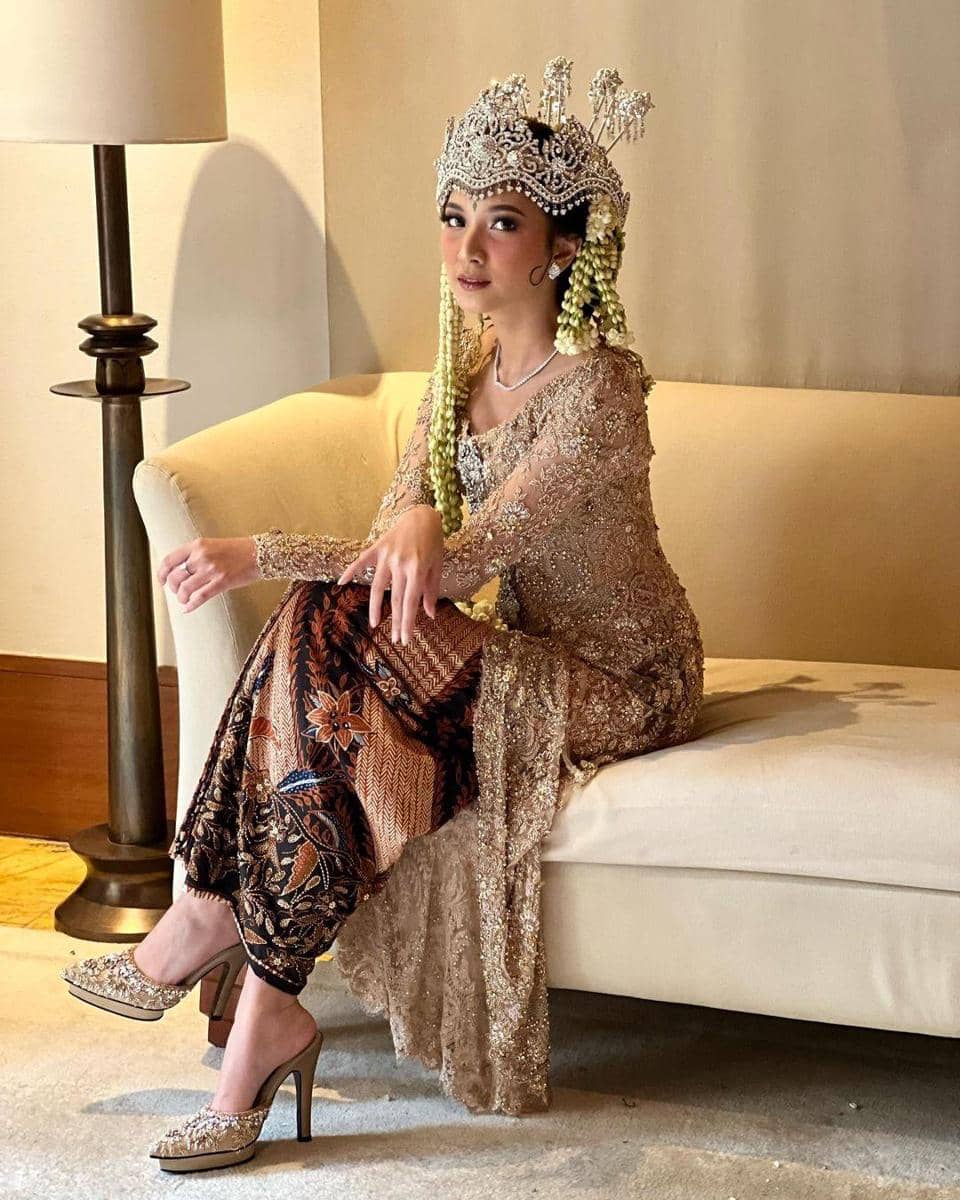 instagram.com/veraanggraini_kebaya