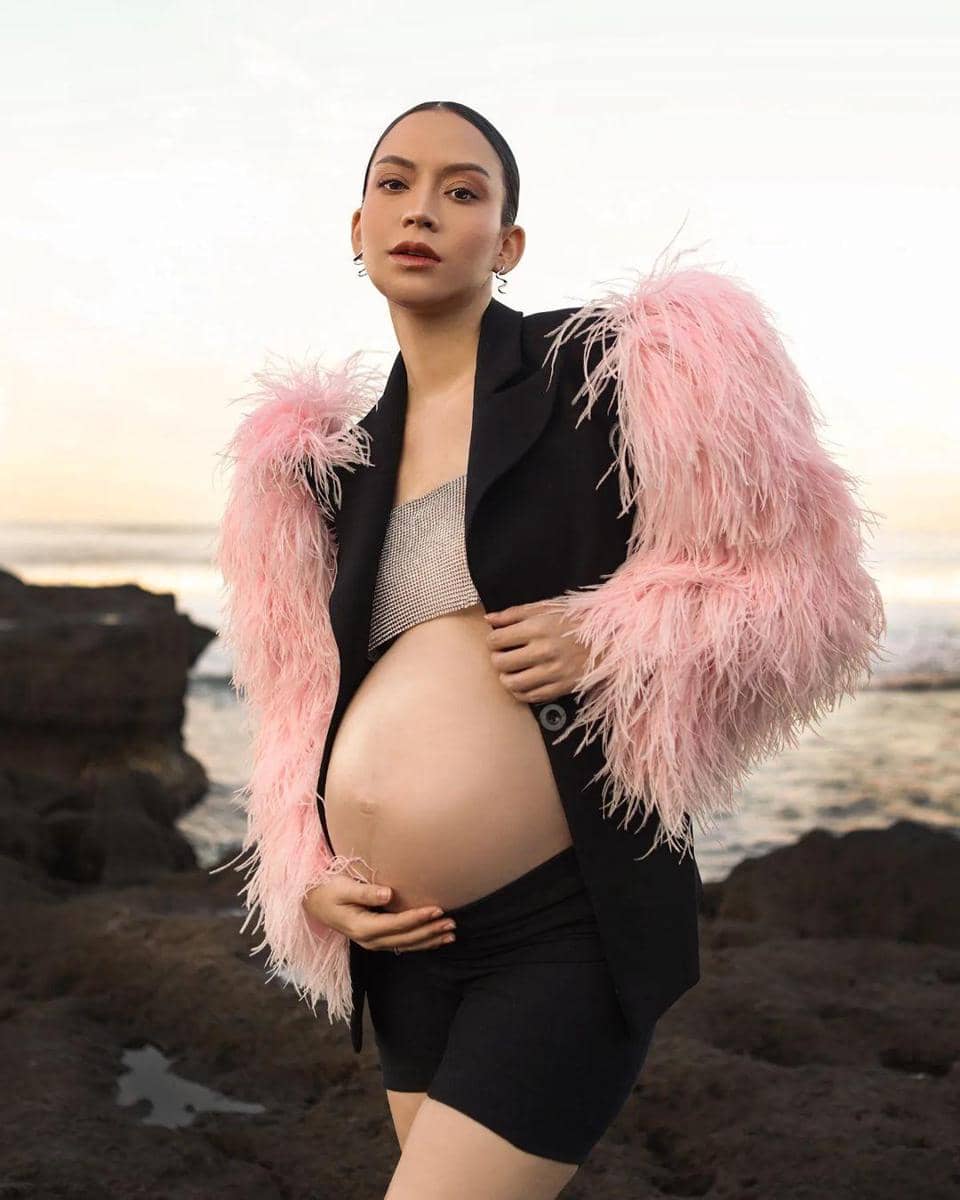 instagram.com/karinadila8921/