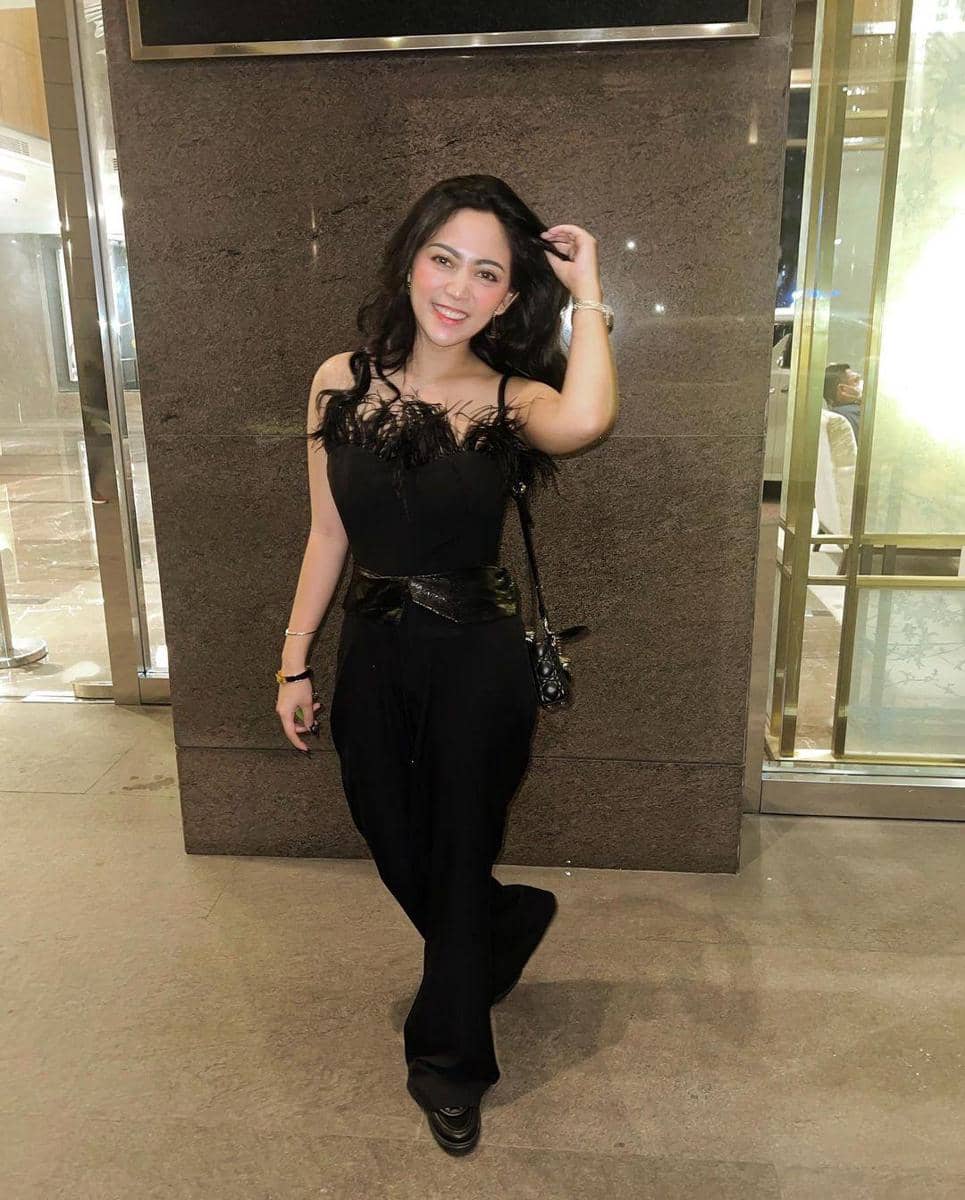 instagram.com/rachelvennya