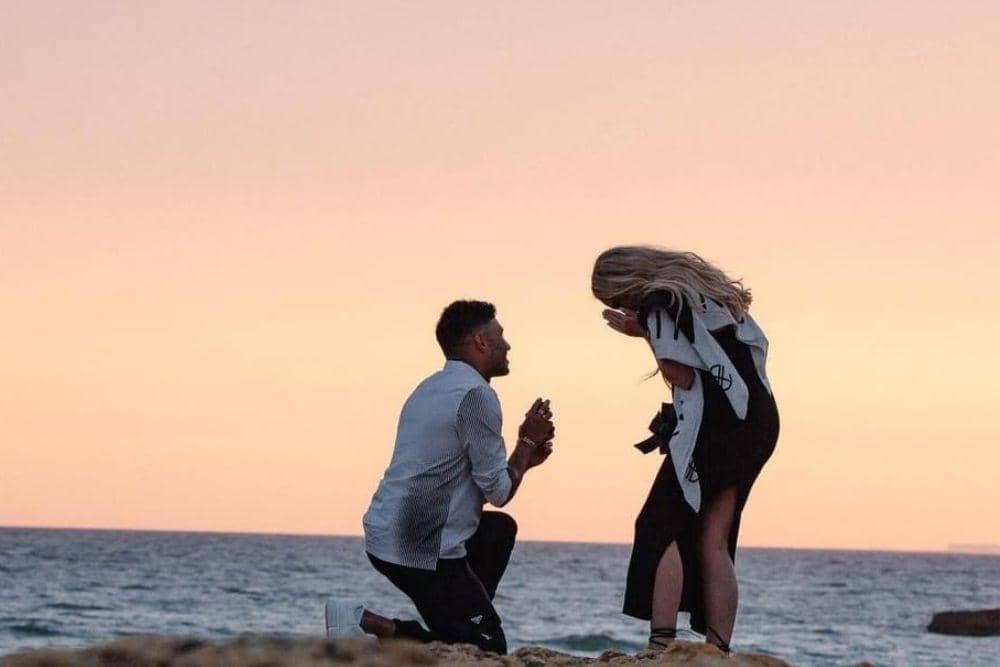 instagram.com/perrieedwards