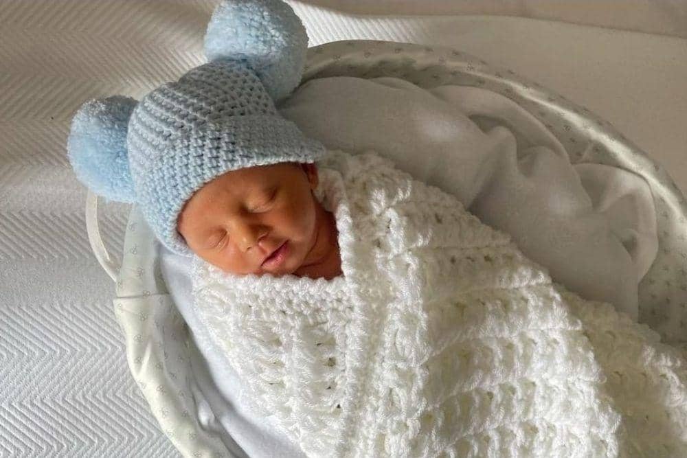 instagram.com/perrieedwards