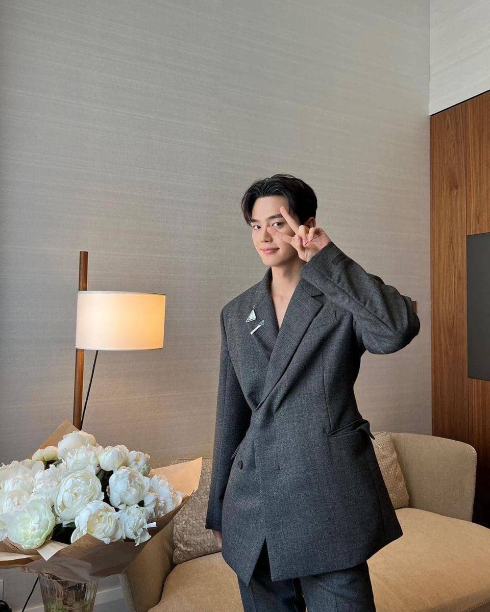 instagram.com/songkang_b