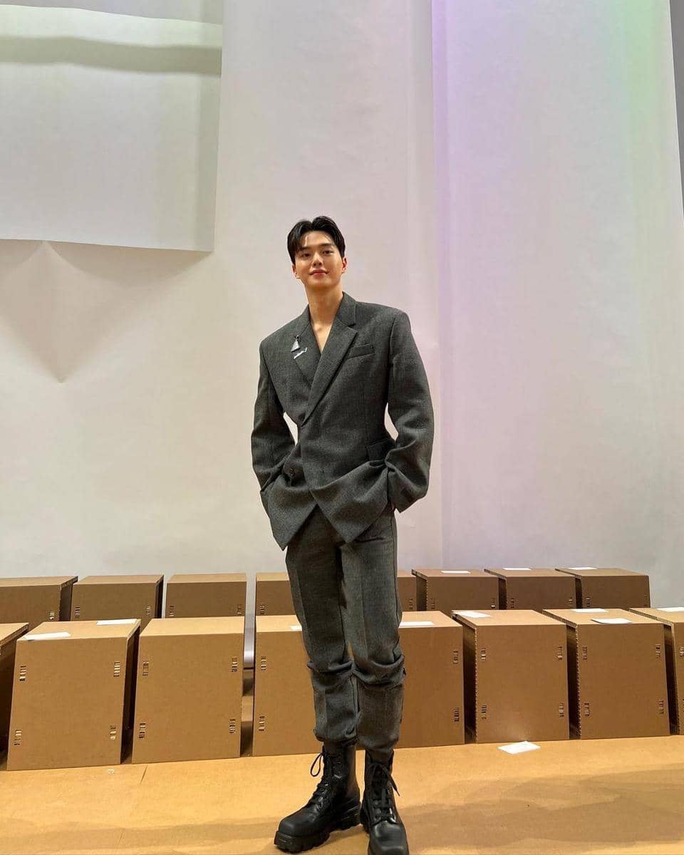 instagram.com/songkang_b