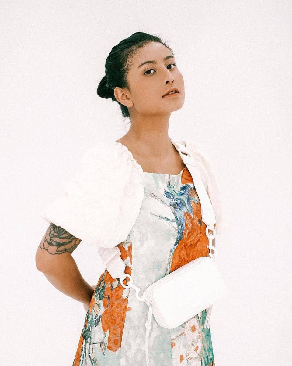 instagram.com/awkarin