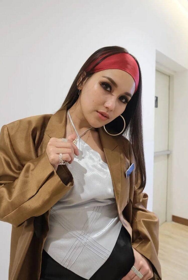 instagram.com/ayutingting92