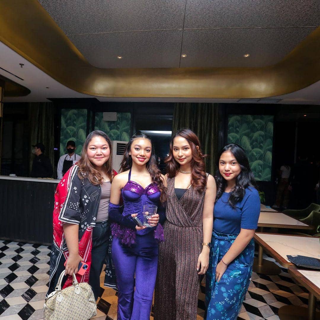 instagram.com/naura.ayu