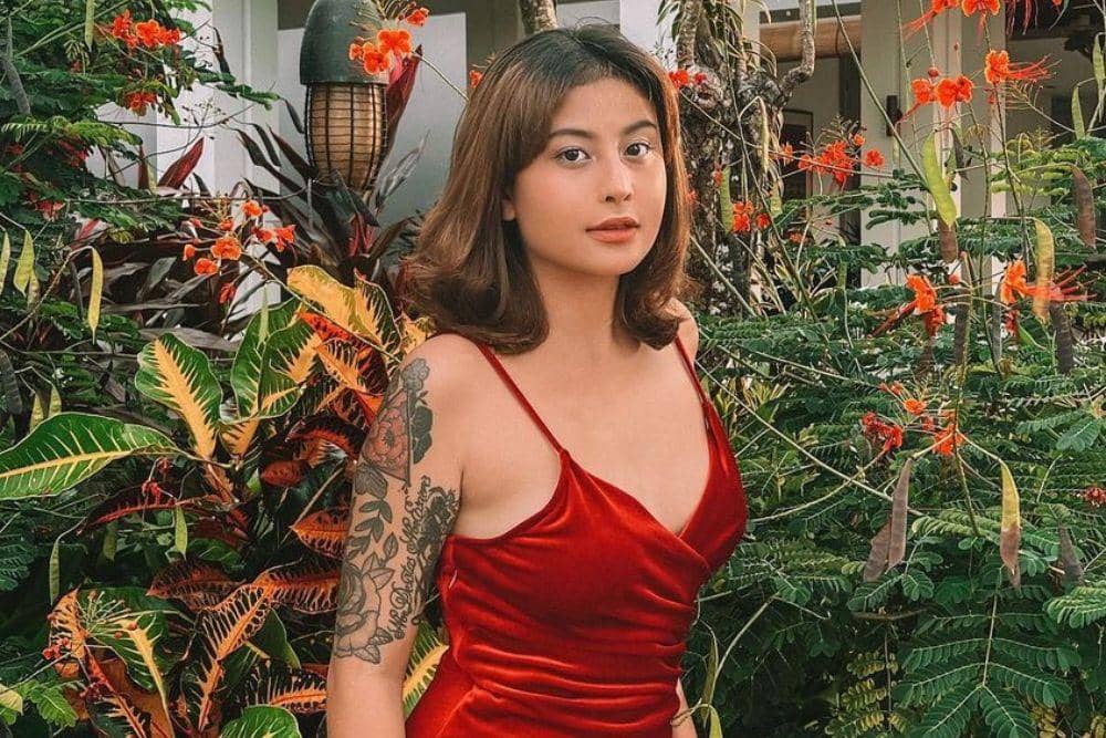 instagram.com/awkarin