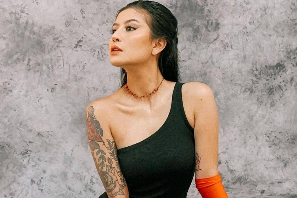 instagram.com/awkarin