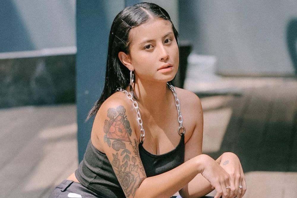 instagram.com/awkarin