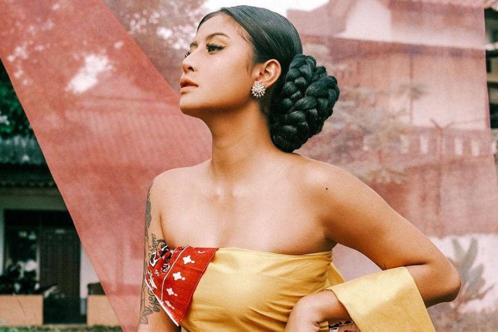 instagram.com/awkarin