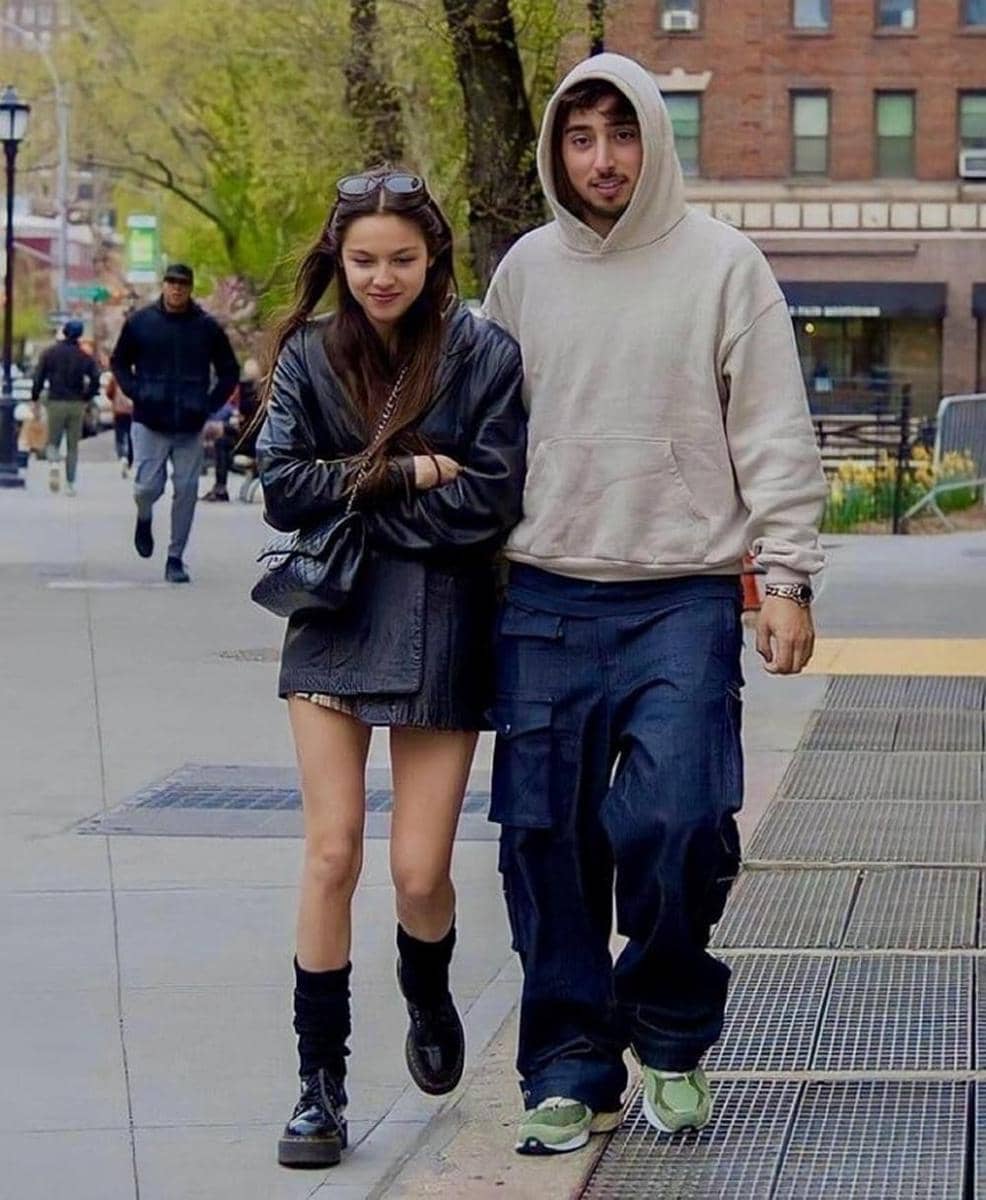 twitter.com/ZealYemisi