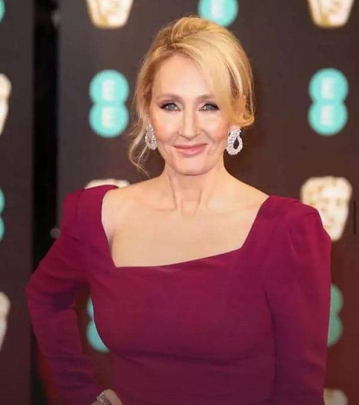 Instagram / jkrowling_official