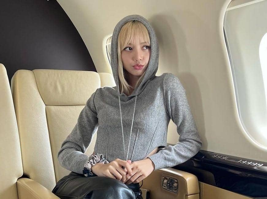 instagram.com/lalalalisa_m