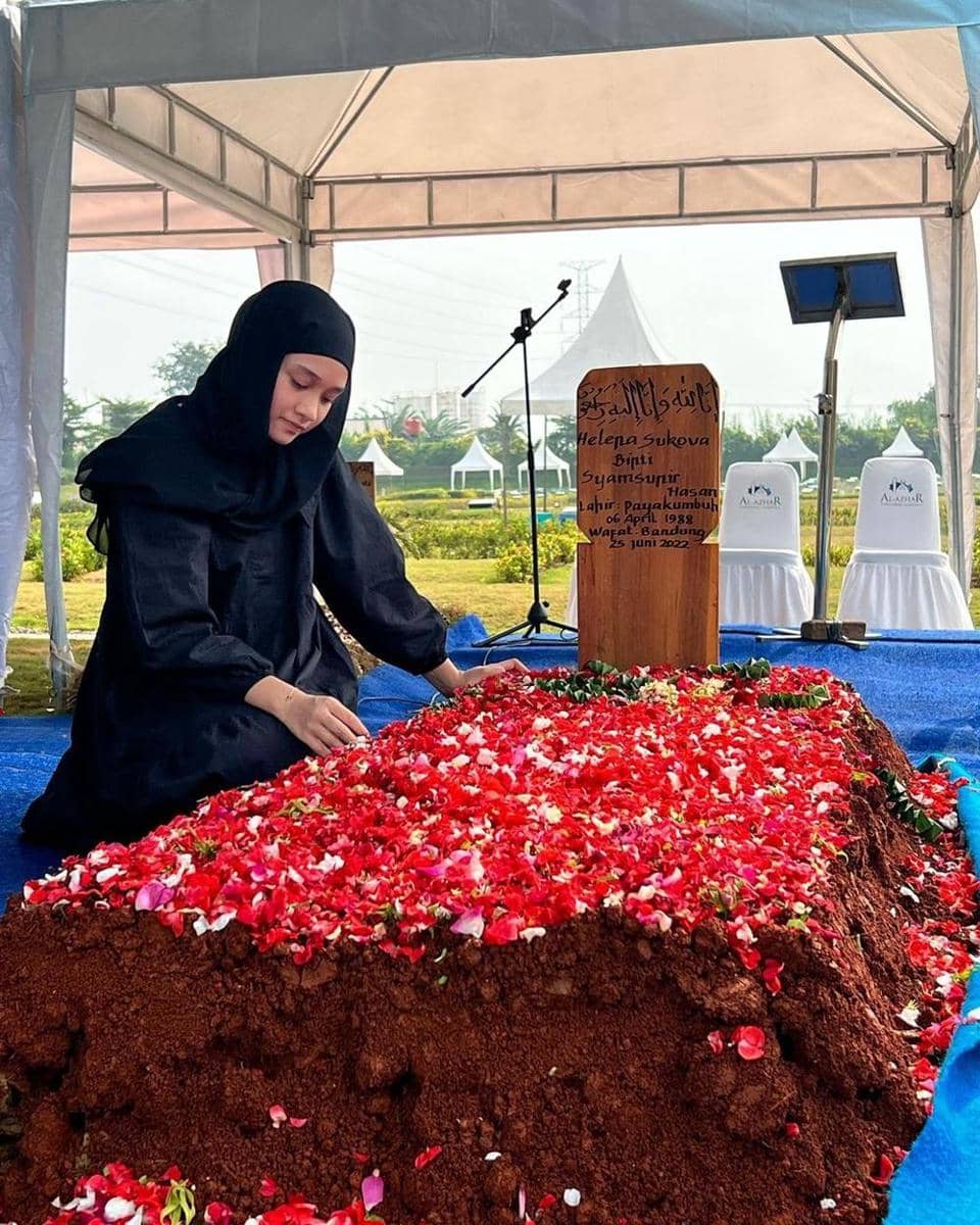 Instagram.com/naisaalifiayuriza