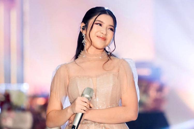 instagram.com/tiaraandini