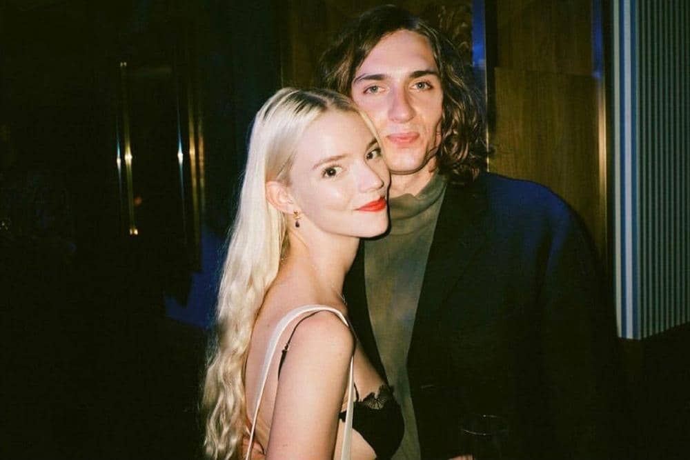 Twitter/ Anya Archive