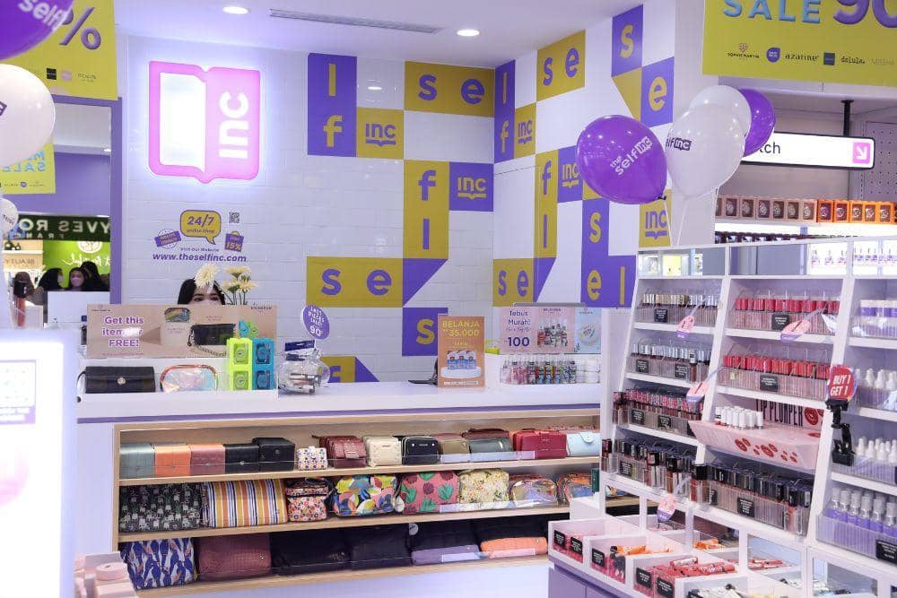 Popbela.com/The Self Inc