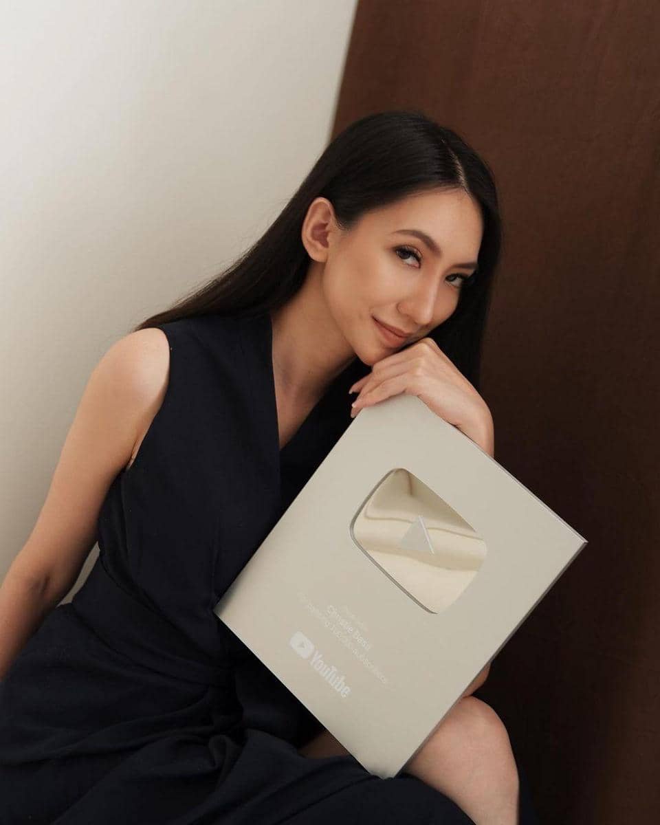 instagram.com/christiebasill