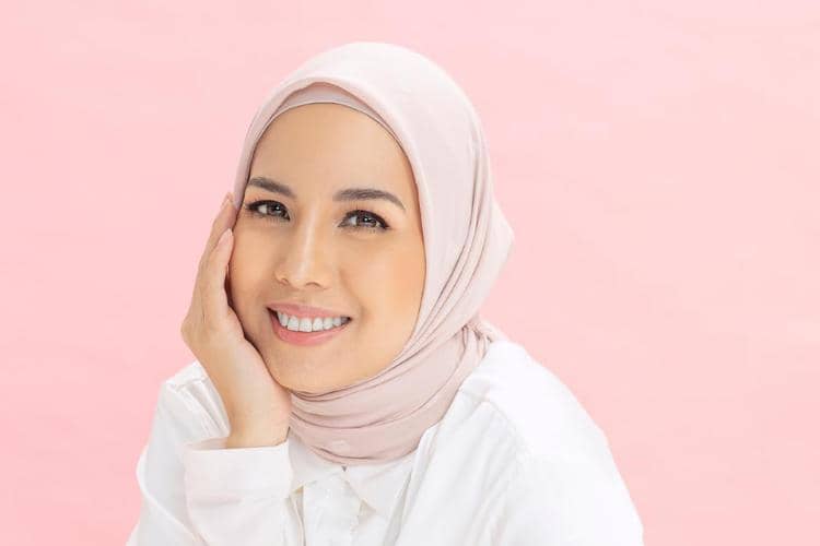 instagram.com/tya_ariestya