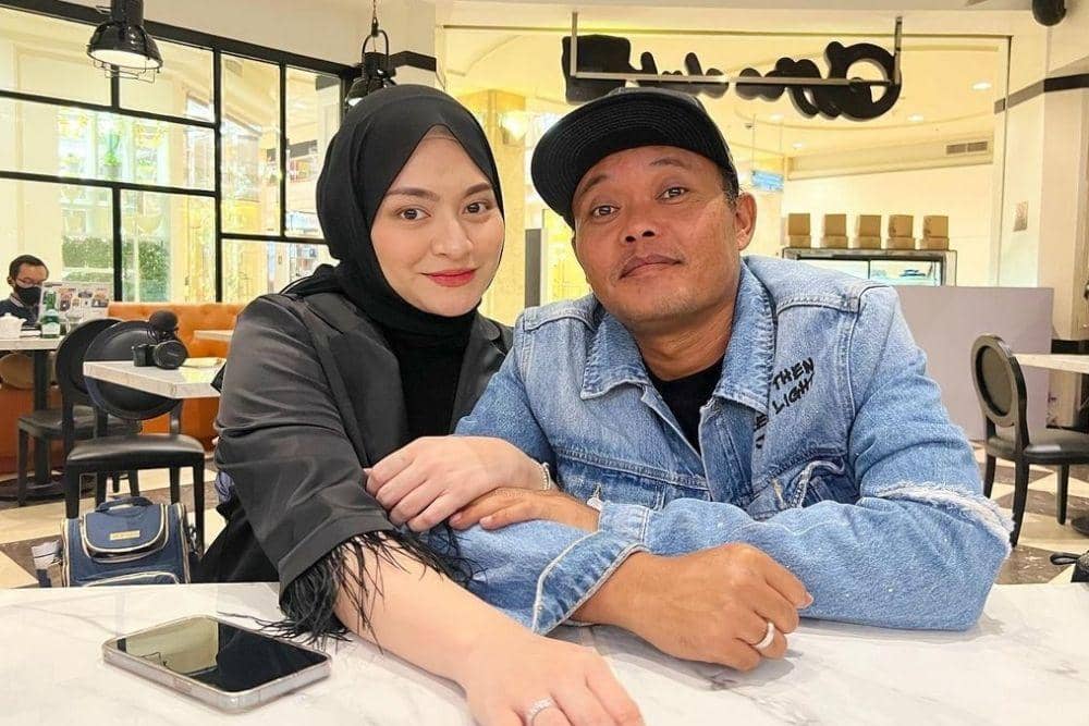 instagram.com/nathalieholscher