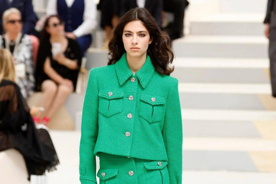 Chanel Tampilkan Koleksi Feminin a La Cowboy untuk Haute Couture 2023