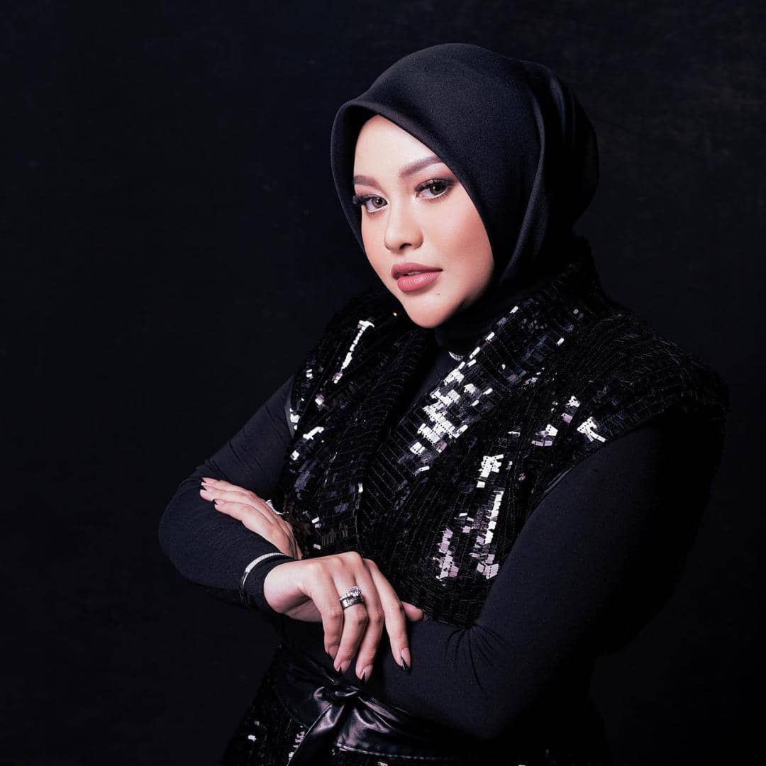 instagram.com/aurelie.hermansyah