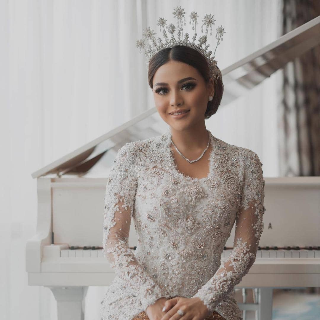 instagram.com/aurelie.hermansyah