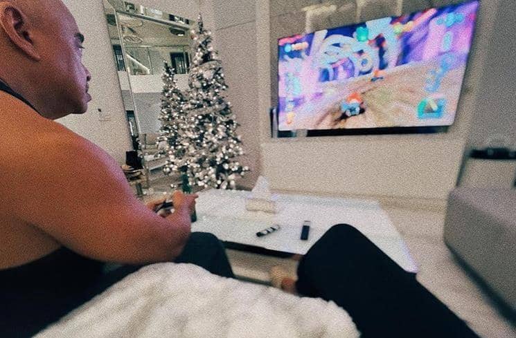 Instagram.com/@amandamanopo