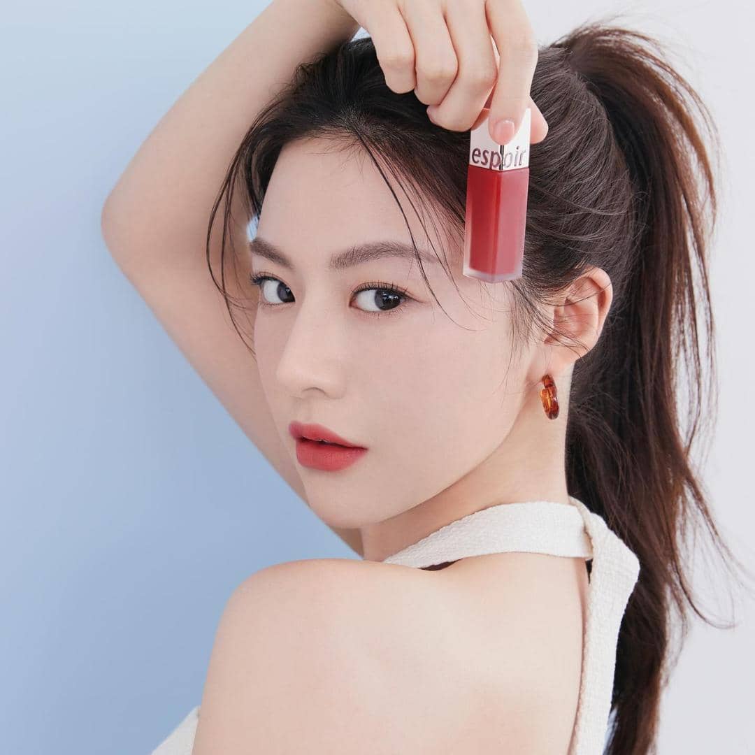 instagram.com/goyounjung