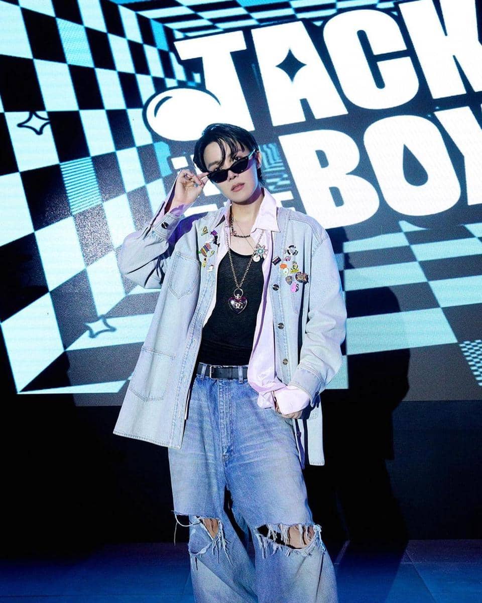 twitter.com/BTSdailyinfo