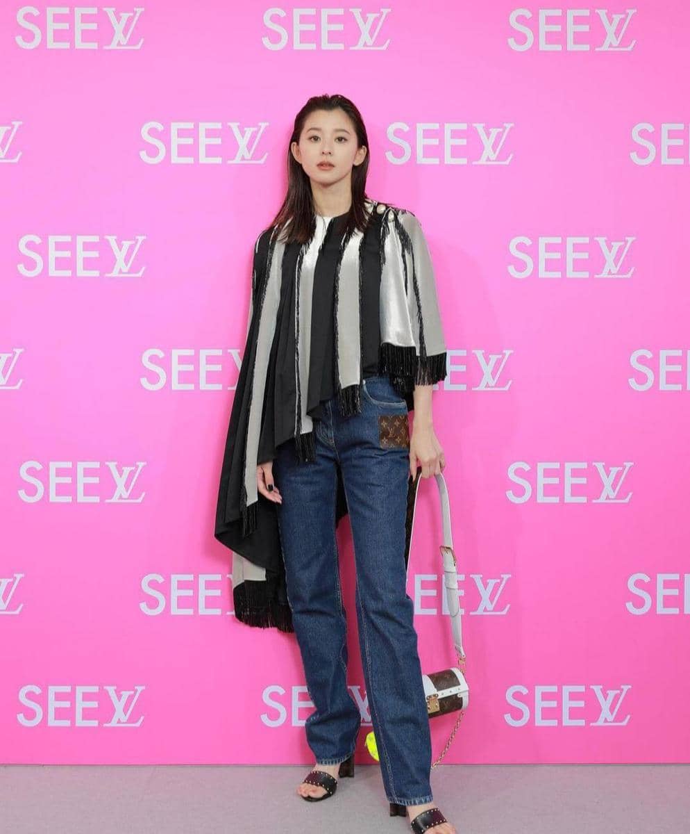 instagram.com/@asahina_aya