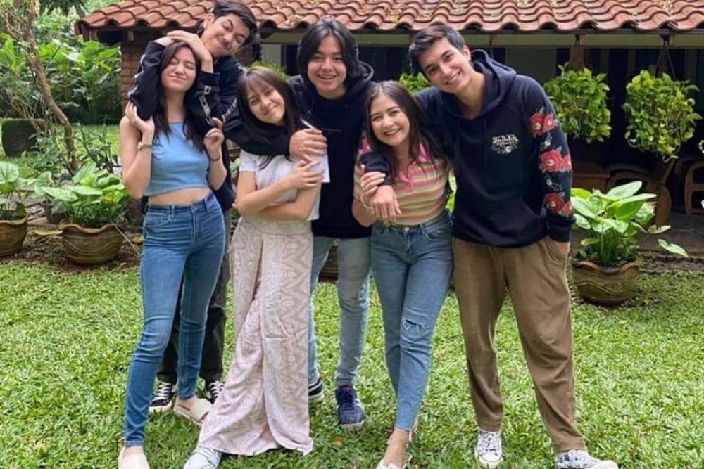 instagram.com/12ceritaglennanggara