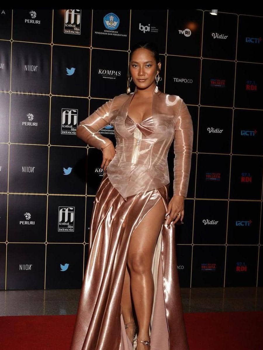 instagram.com/tarabasro