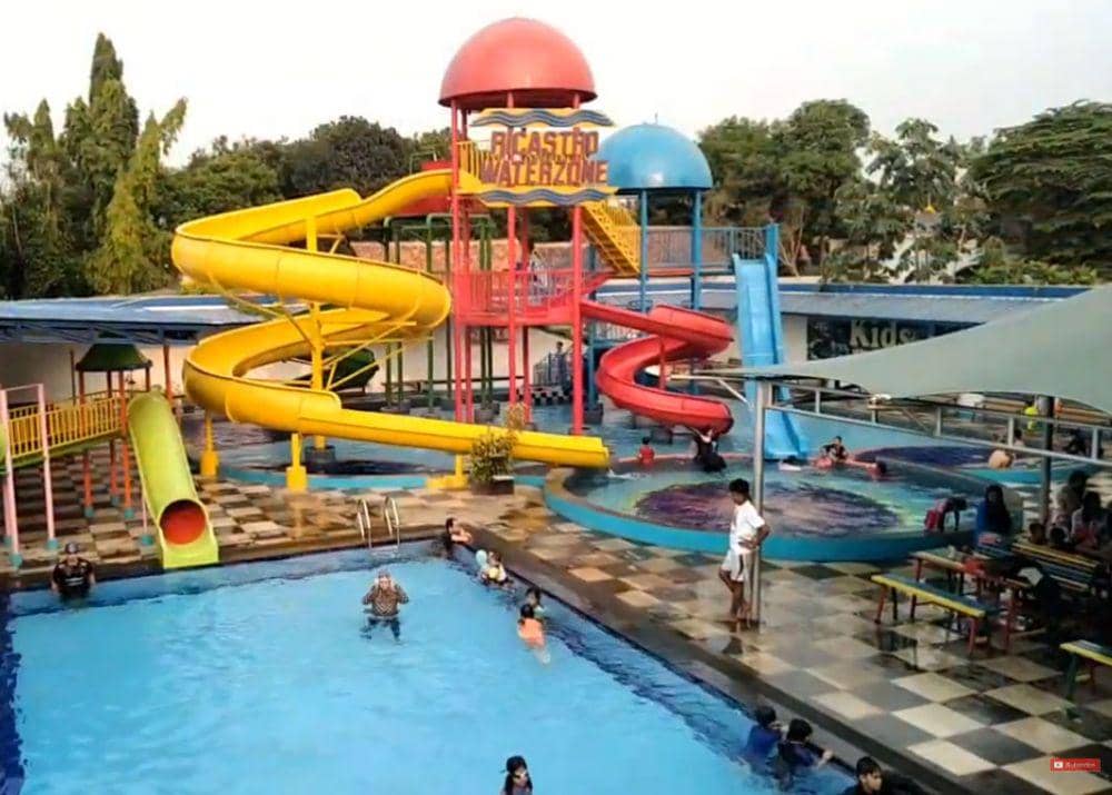 Ricastro Water Zone (youtube.com/Tri Azzuhud)