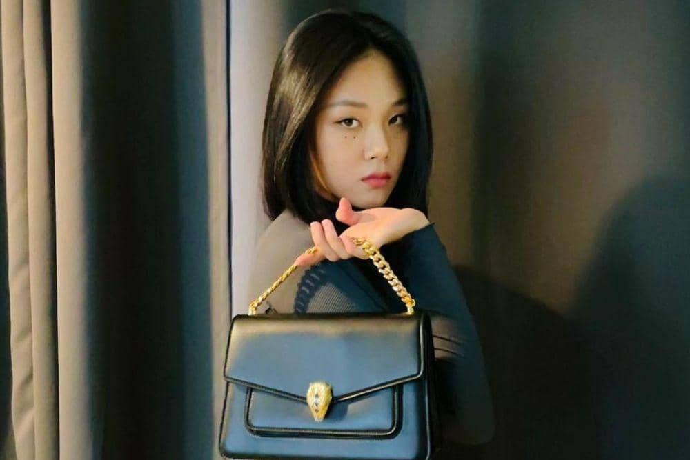 instagram.com/nakedbibi