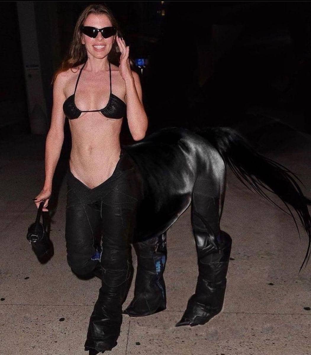 instagram.com/juliafox